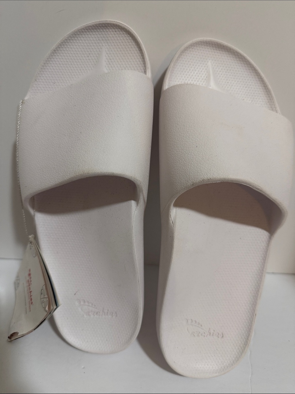 Archie’s White Slide Unisex Sandals Women’s Size 10